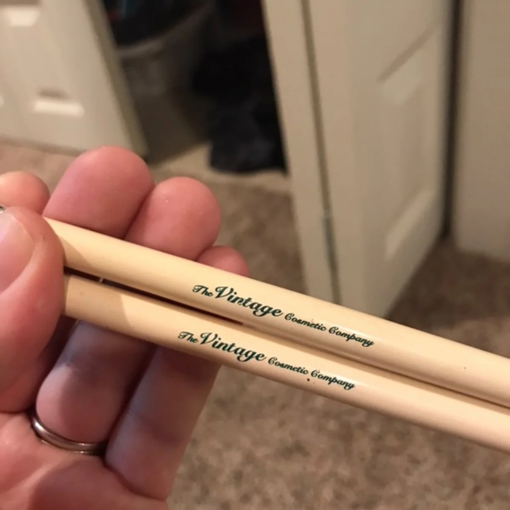 Small eyebrushes - Picture 2 of 2